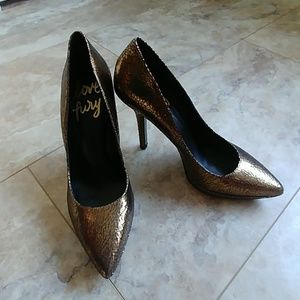 Nine West Crackled gold metallic party heels